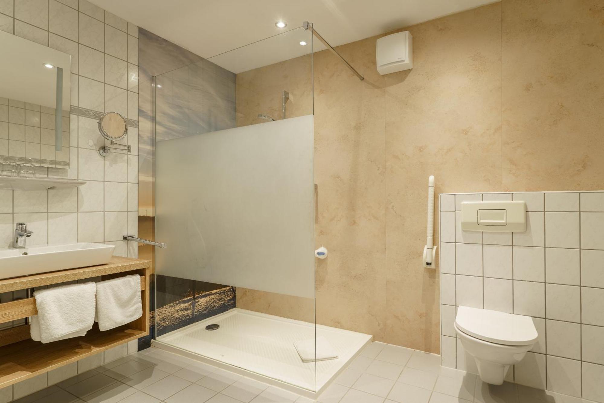 Stadthotel Pfeffermuehle Генгенбах Экстерьер фото